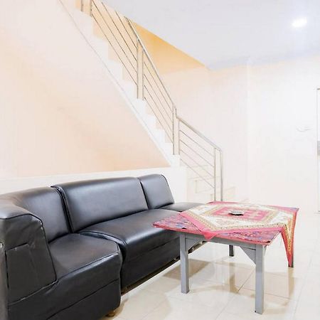 Waringin Residence Redpartner Medan Bagian luar foto