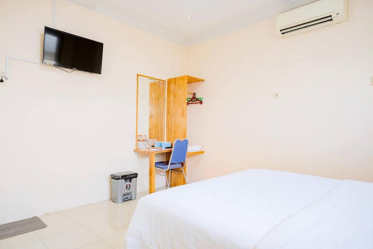 Waringin Residence Redpartner Medan Bagian luar foto