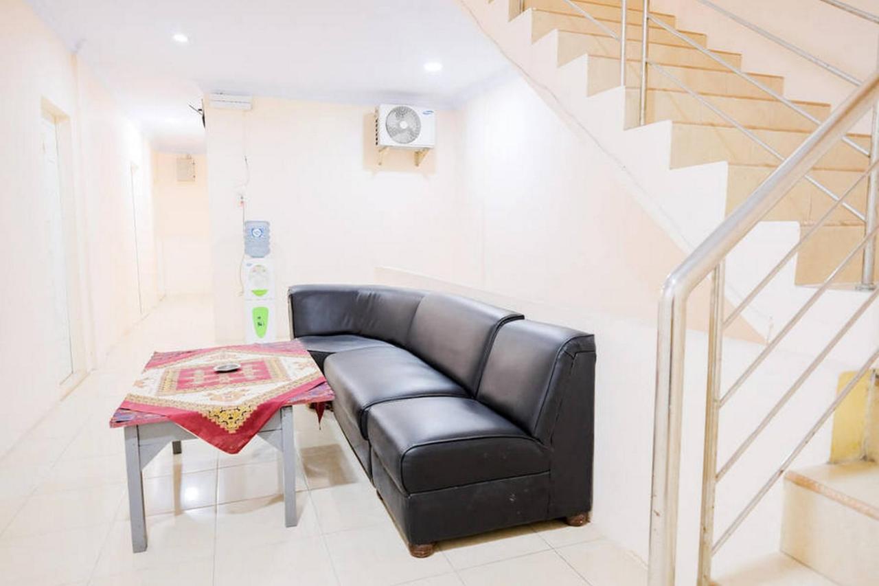 Waringin Residence Redpartner Medan Bagian luar foto