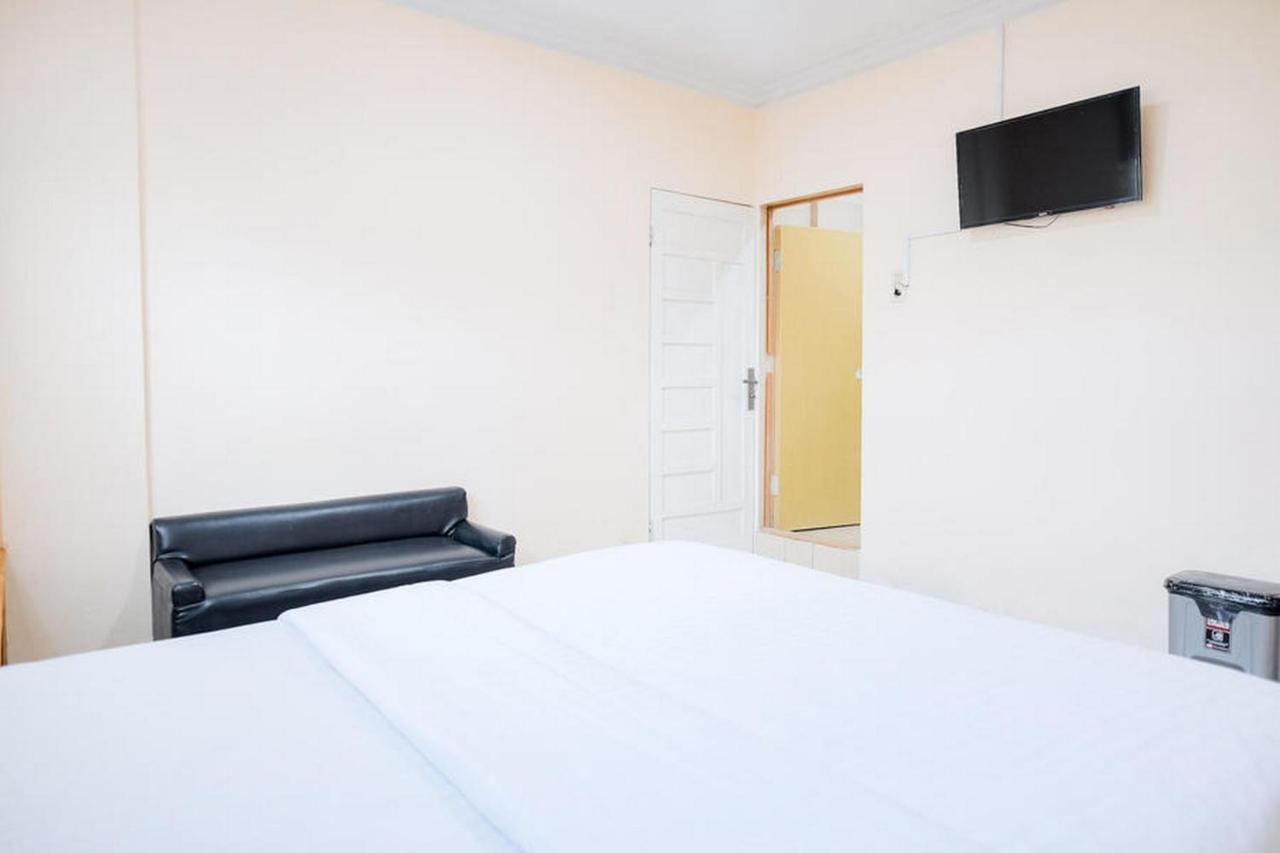 Waringin Residence Redpartner Medan Bagian luar foto