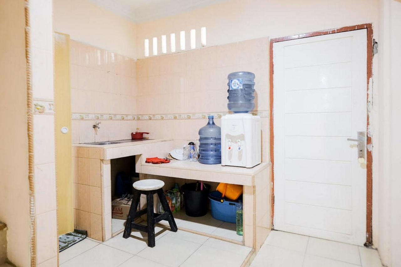 Waringin Residence Redpartner Medan Bagian luar foto