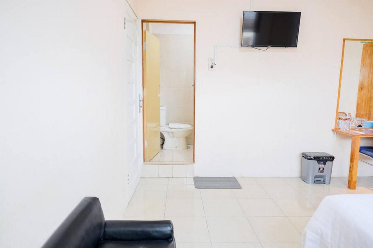 Waringin Residence Redpartner Medan Bagian luar foto