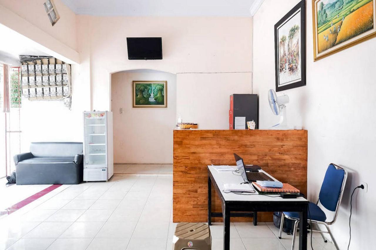 Waringin Residence Redpartner Medan Bagian luar foto